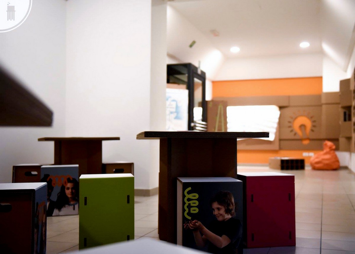 arredi in cartone per negozi