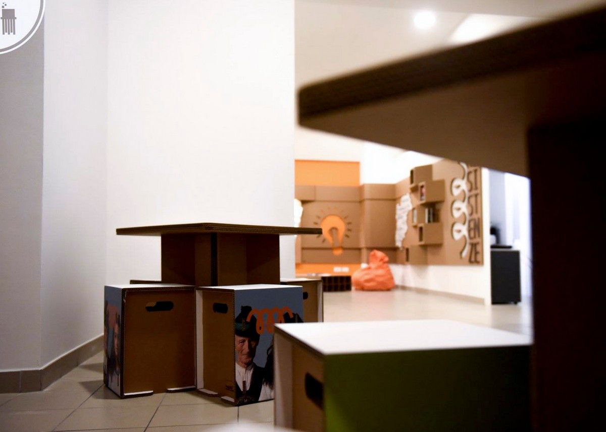 arredo negozio in cartone