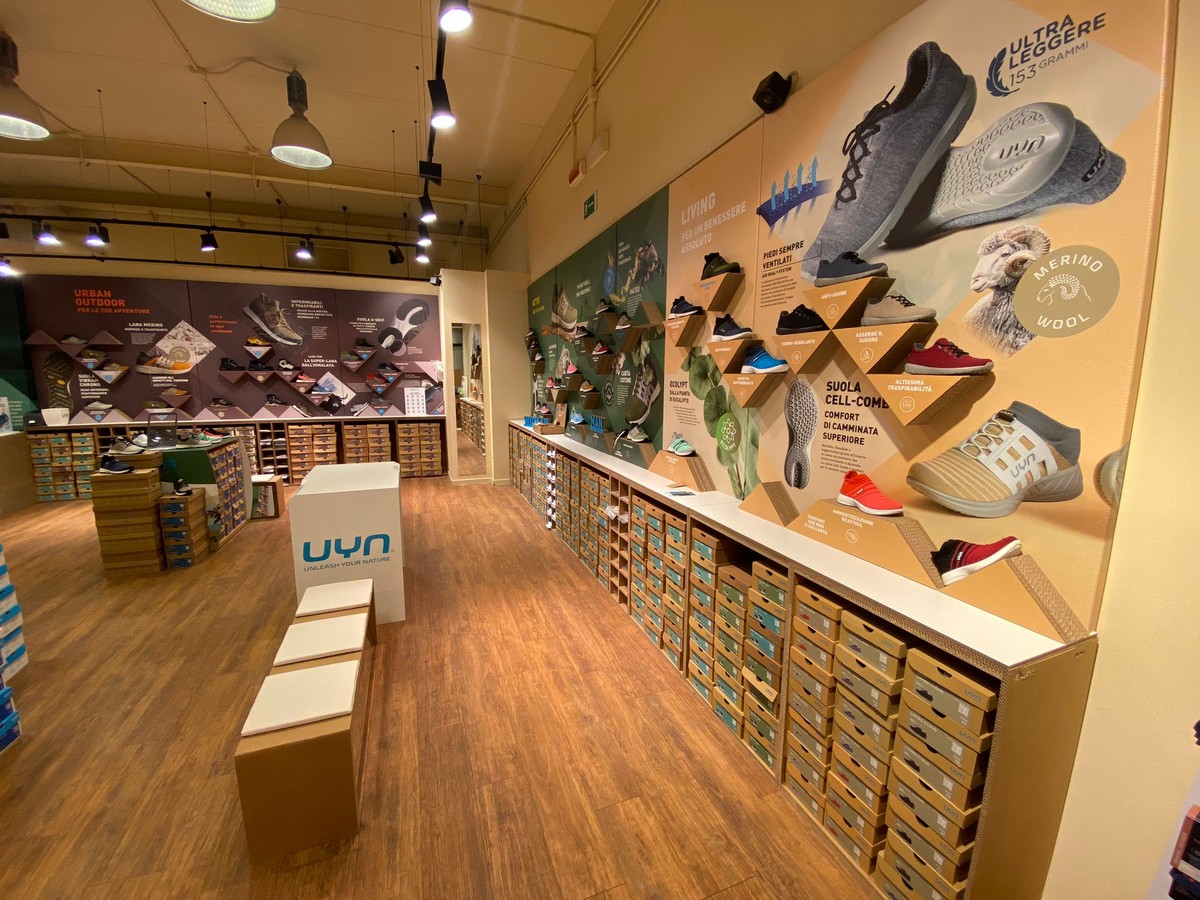 arredamento negozio su misura