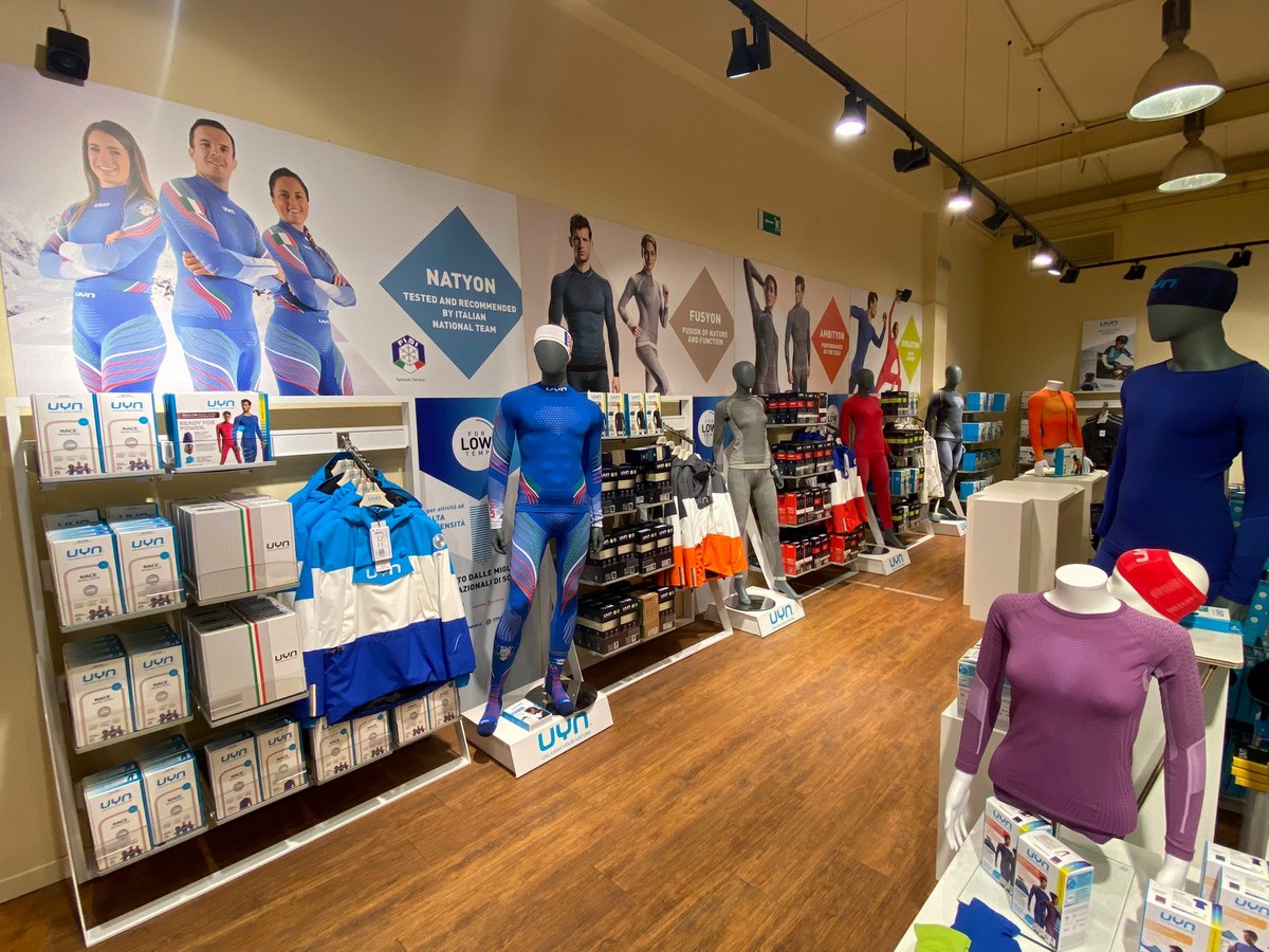 allestimento negozio in cartone