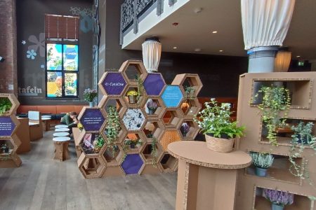 carbon lounge per Cyrus One