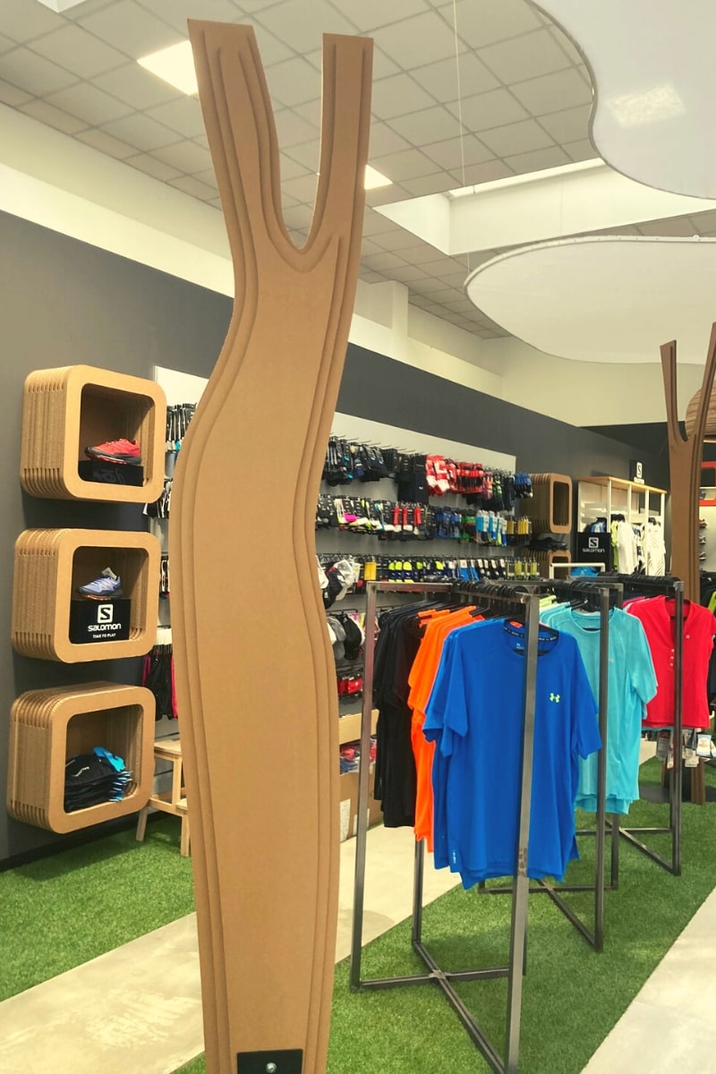 scenografie in cartone per negozi