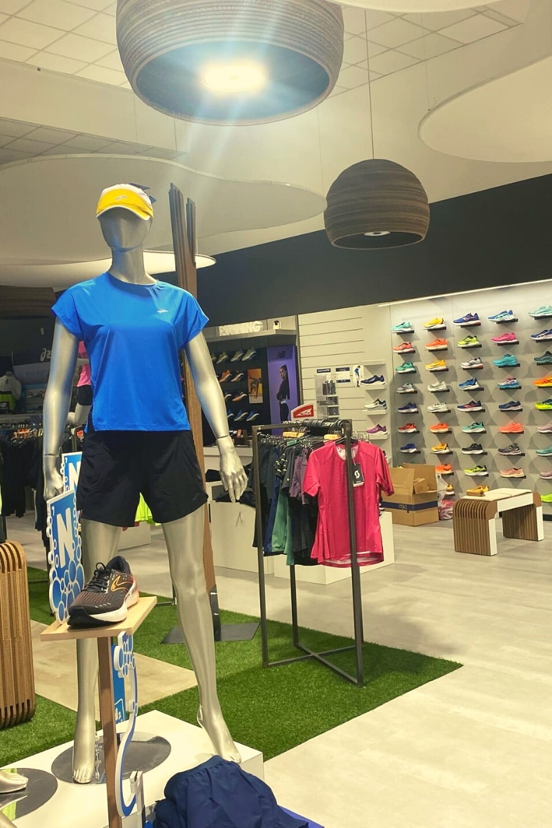 arredamento per negozi in cartone