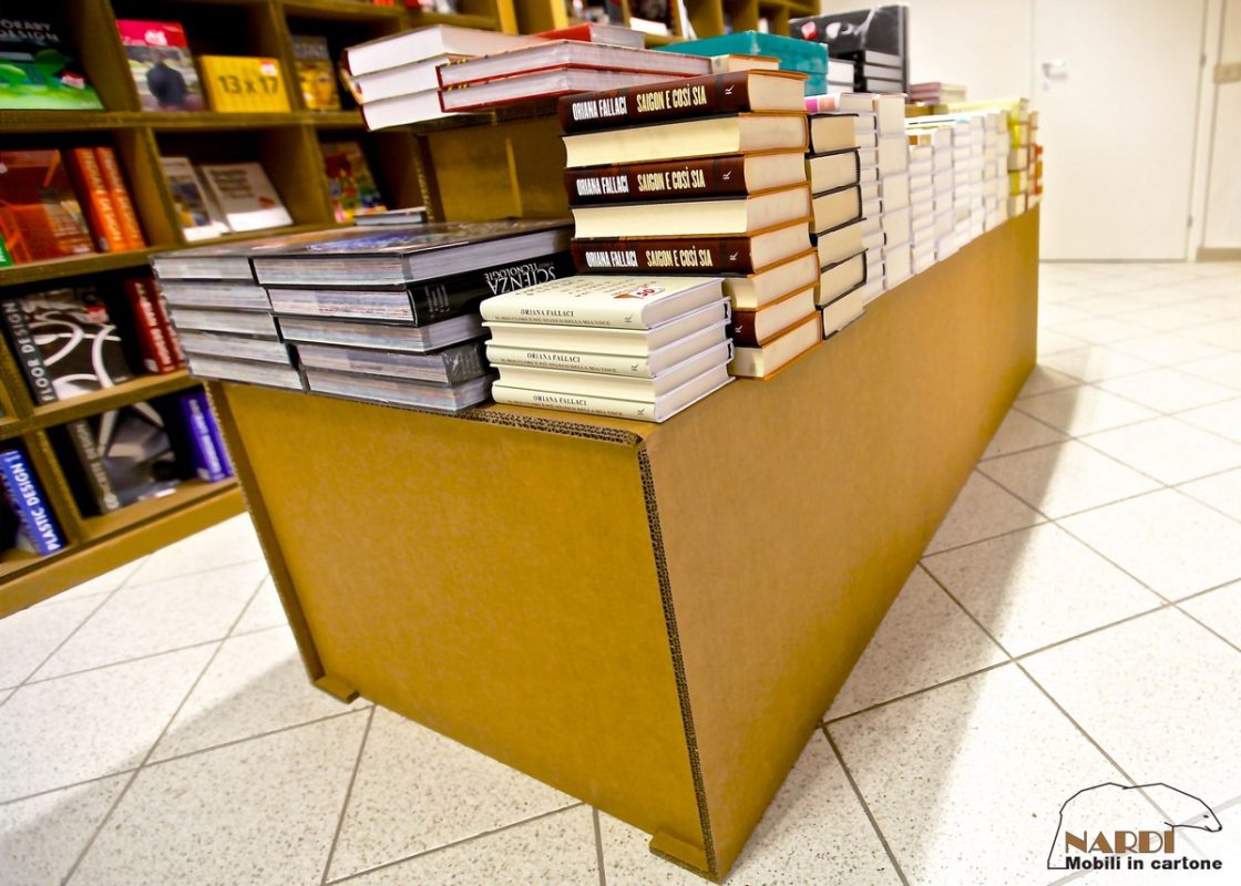 tavolo espositore in cartone