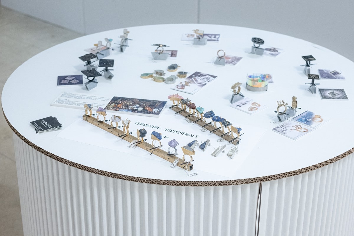 allestimento scenografico in cartone