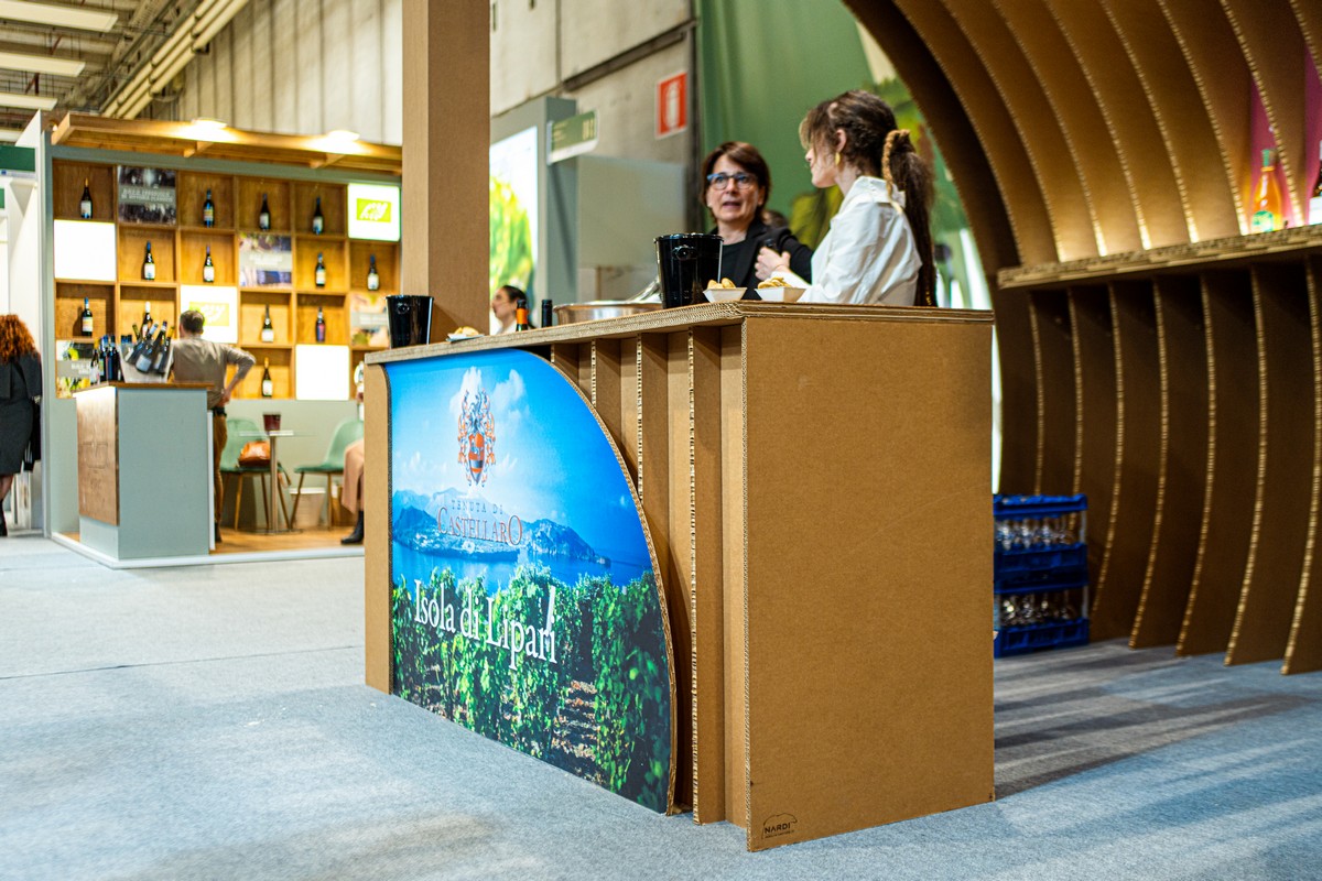 desk in cartone per fiere ed eventi