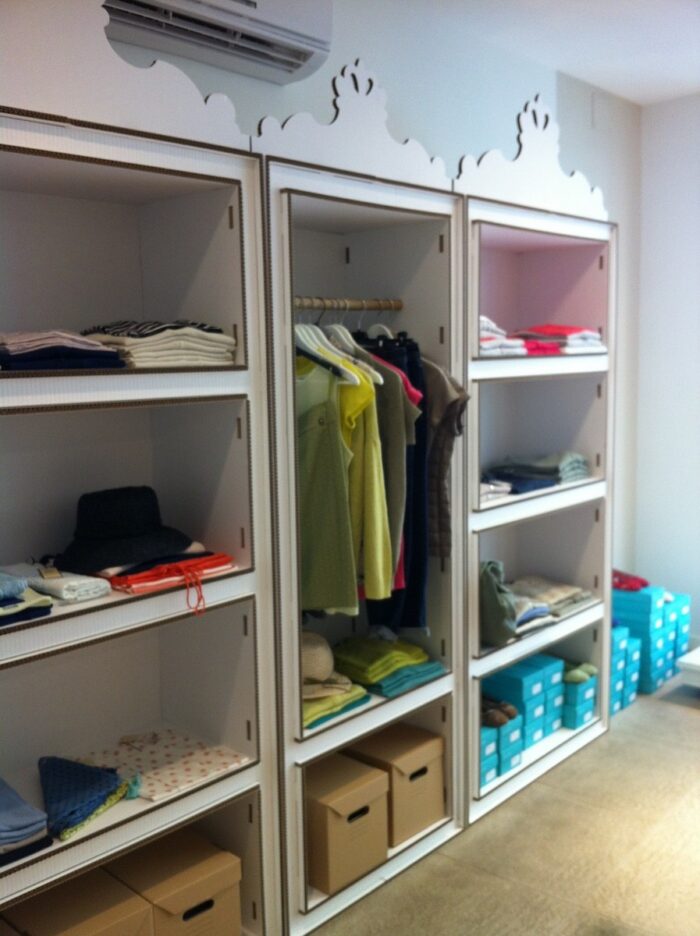 Scaffale con cornice decorativa LASA