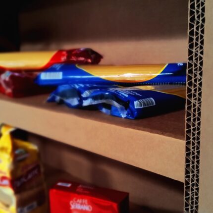 Scaffali in cartone per negozi