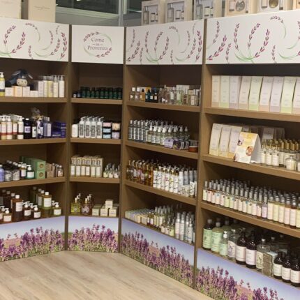 Scaffali in cartone per negozi