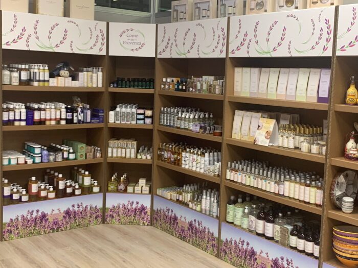 Scaffali in cartone per negozi