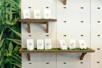 parete espositiva componibile per negozi