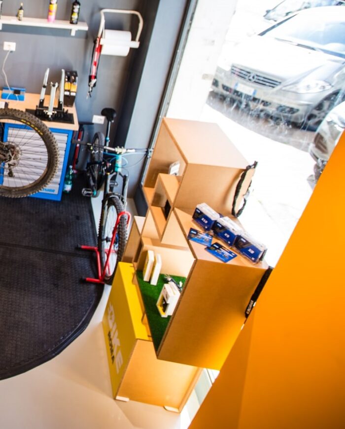 Espositore in cartone Sent Small- Bike Roma