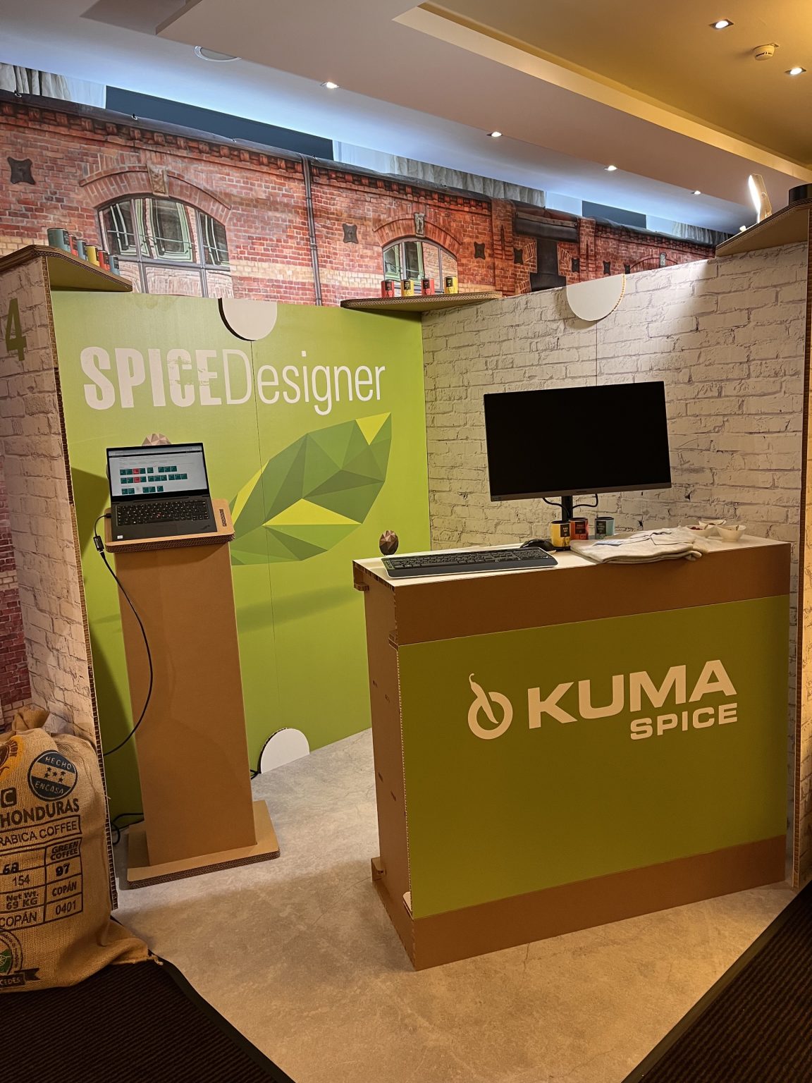 stand in cartone per eventi