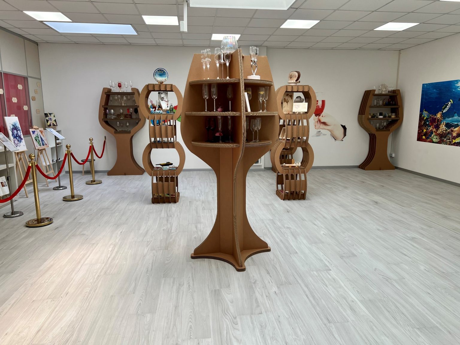 espositore a calice in cartone