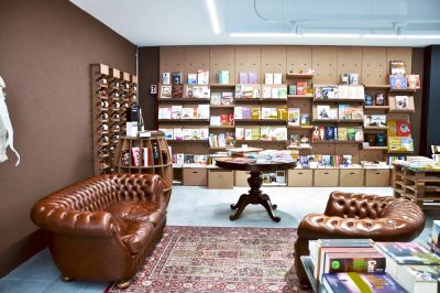 Libreria in cartone riciclato