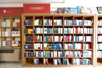 libreria in cartone 