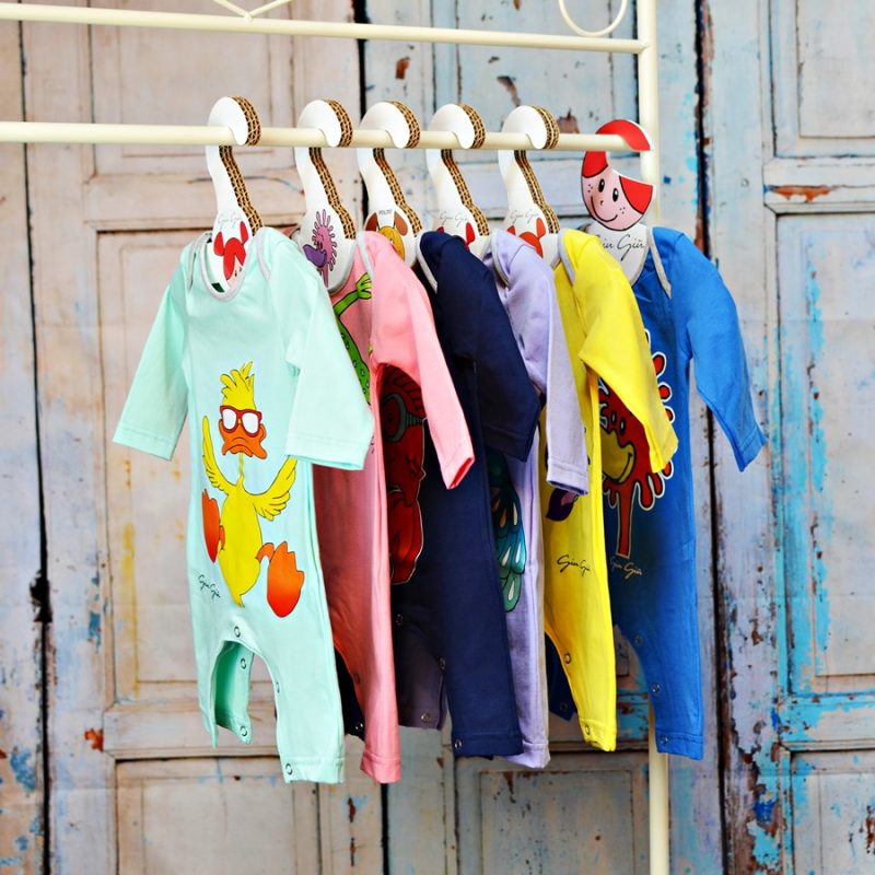 arredamento per negozi di abbigliamento per bimbi