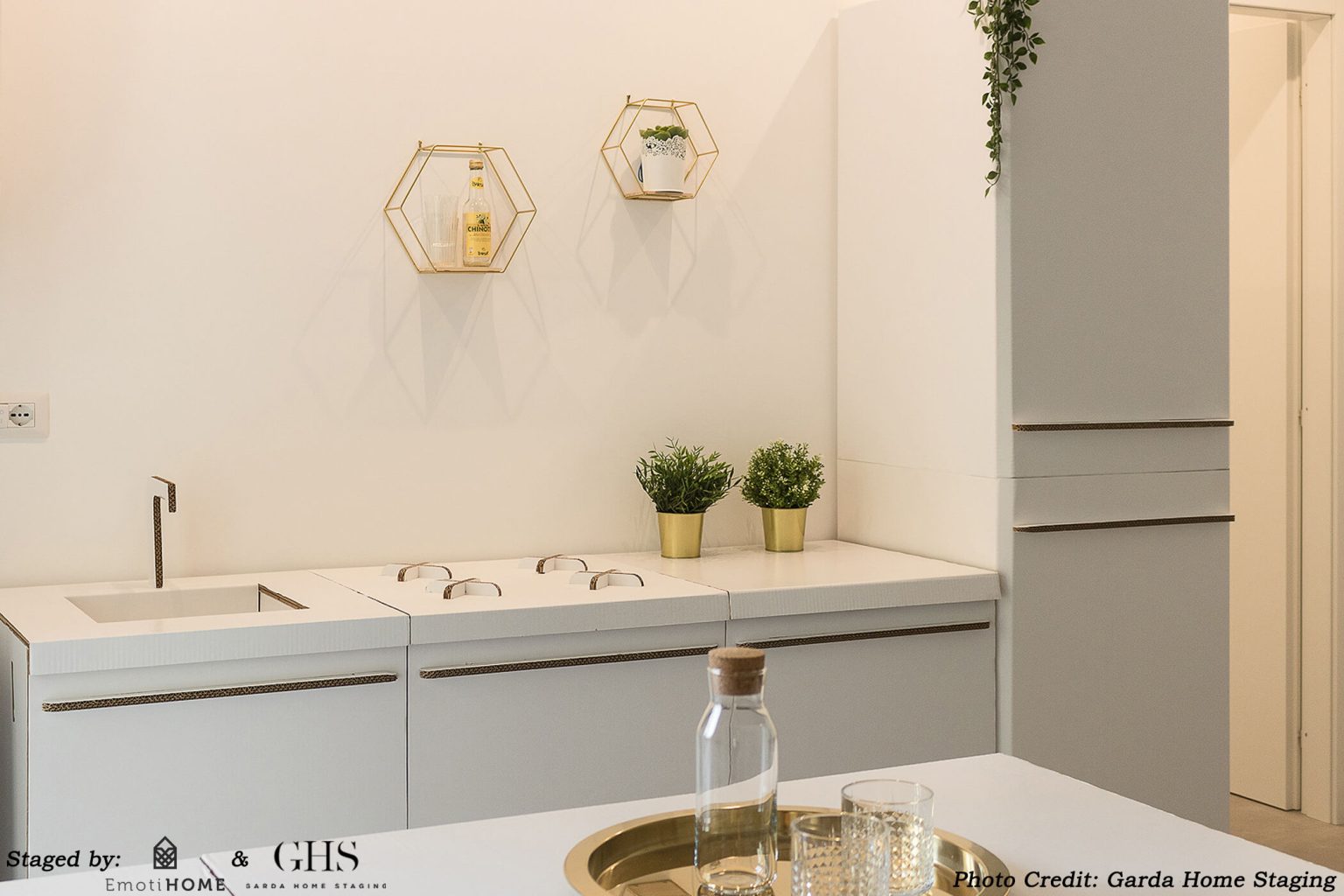 mobili in cartone dimostrativi