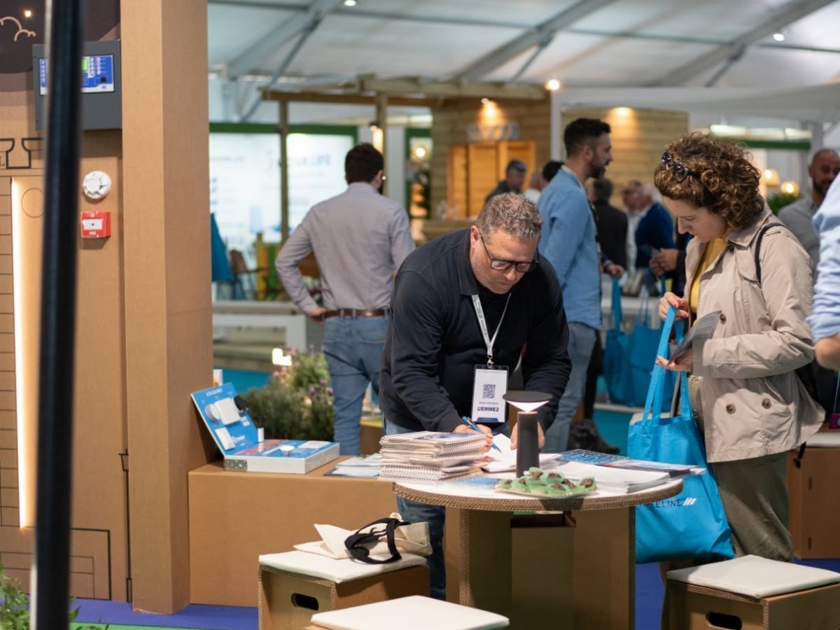 Arredo in cartone per evento alla fiera di Lecce