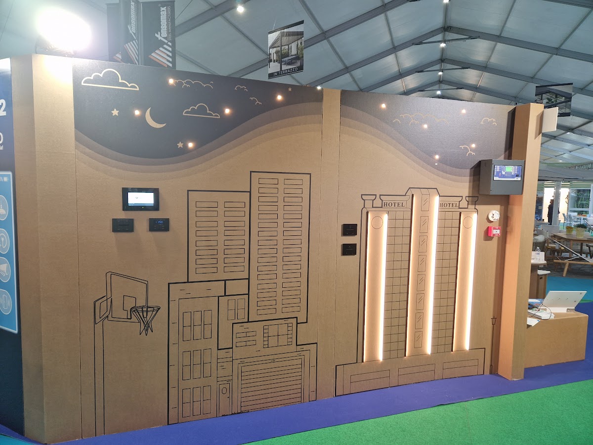 Parete in cartone avana