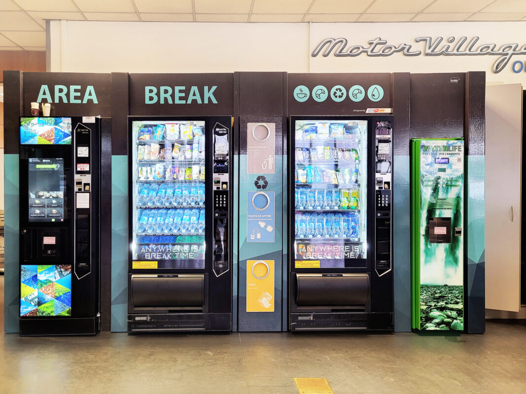 allestimento Motor Village- rivestimenti per distributori